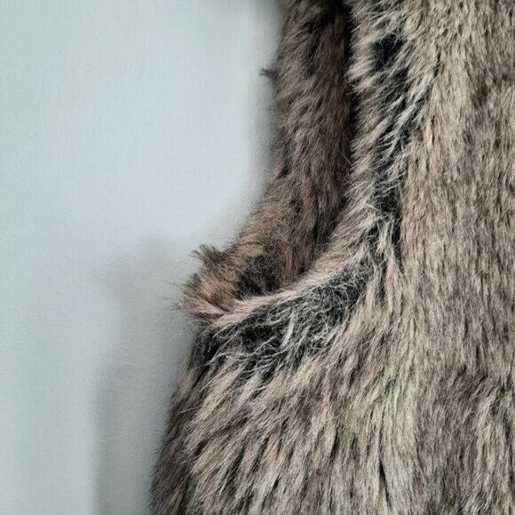 COLLECTION EIGHTEEN Soft Faux Fur Vest Open Front Taupe Sz S/M - Picture 9 of 10